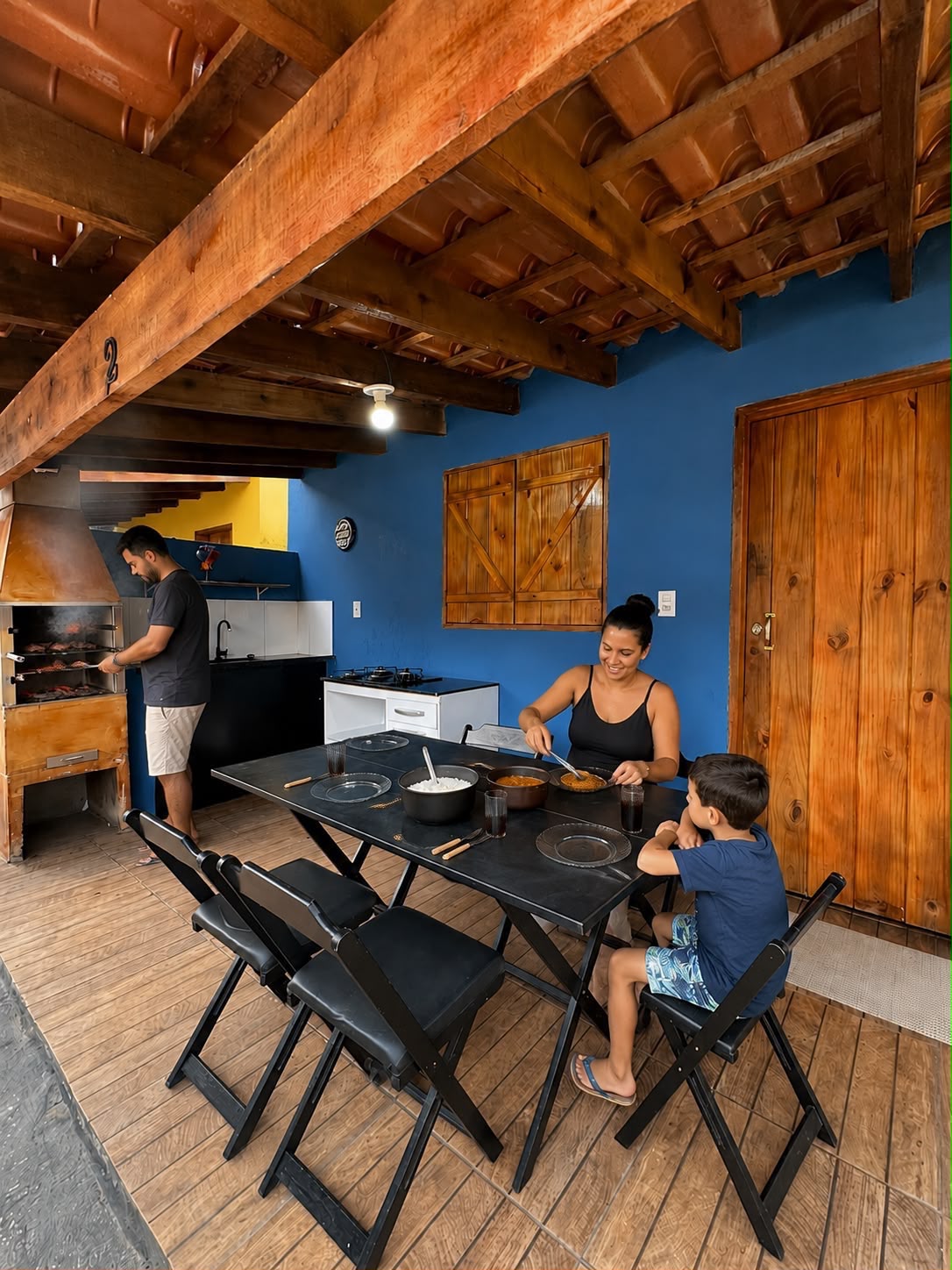 Cozinha integrada ao chalé família